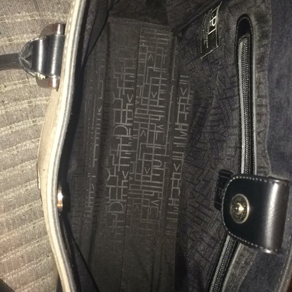 New Shoulder Bag - Picture 3 of 3